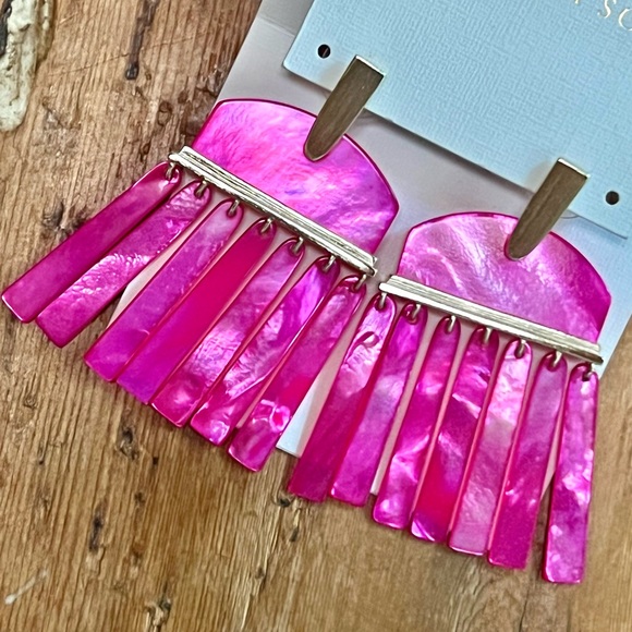 πΊπHPππΊ NWT Kendra Scott Mother of Pearl Layne Earrings - Picture 10 of 16